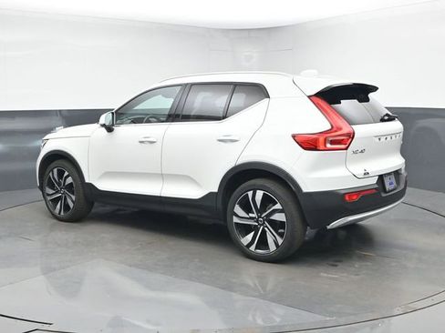 Used 2023 Volvo XC40 B5 Plus w/ Driver Assist Package image 7
