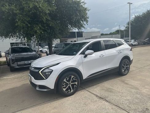 Used 2023 Kia Sportage EX FWD image 4