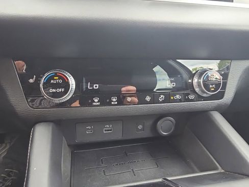 Used 2022 Mitsubishi Outlander SE AWD/4WD image 18