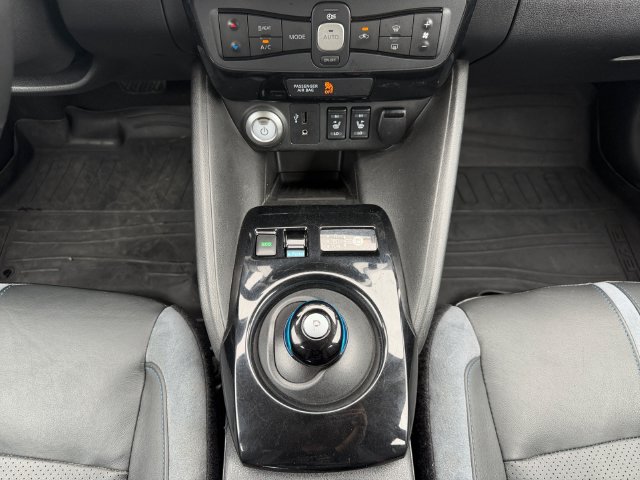 Used 2018 Nissan Leaf SL w/ SL Technology Package FWD image 12