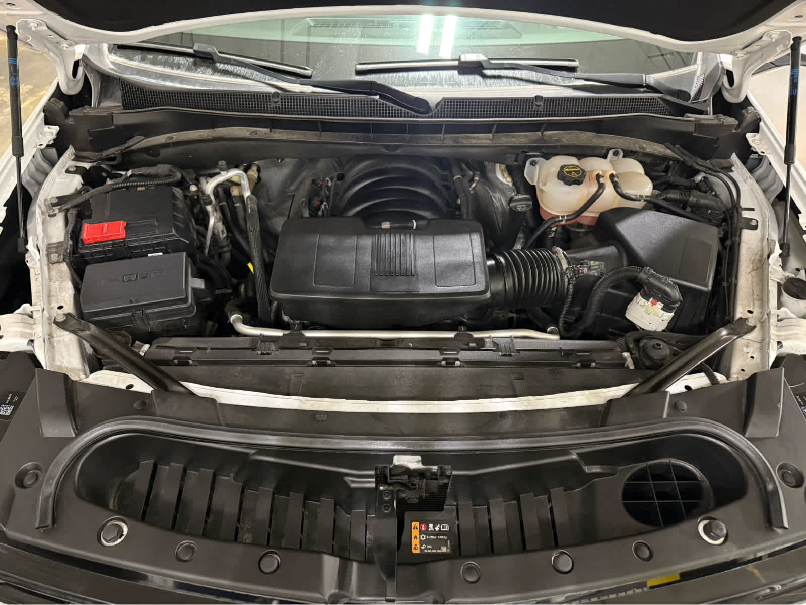 Used 2025 Chevrolet Tahoe LS AWD/4WD image 8