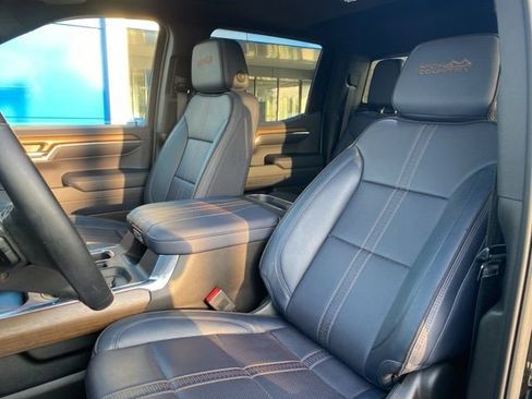 Used 2024 Chevrolet Silverado 1500 High Country w/ Technology Package image 17