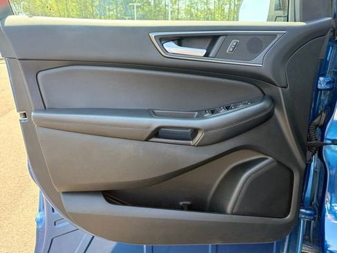 Used 2024 Ford Edge SE w/ Black Appearance Package image 9