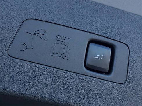 Certified 2023 Lincoln Corsair AWD w/ Equipment Group 101A image 8