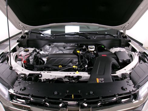 New 2026 Chevrolet Trax RS w/ Driver Confidence Package image 17