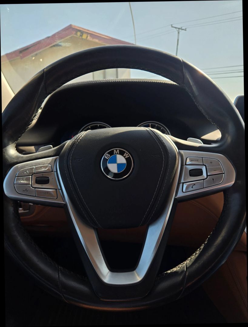 Used 2018 BMW 740e xDrive w/ Executive Package AWD/4WD image 21