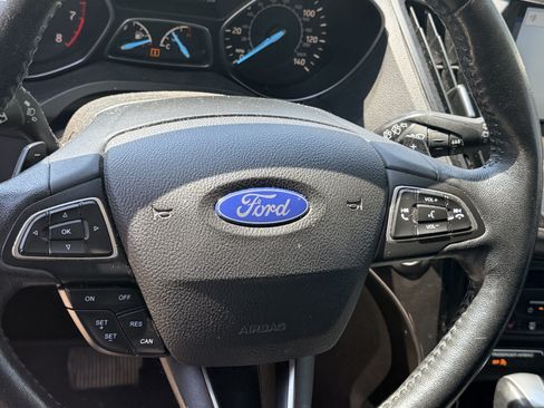 Used 2017 Ford Escape Titanium AWD/4WD image 10