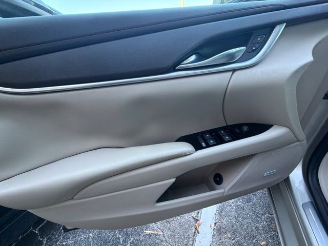 Used 2016 Cadillac XTS FWD image 6