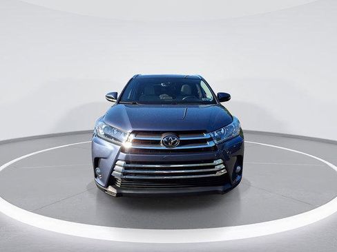 Certified 2018 Toyota Highlander Limited AWD/4WD image 3