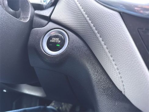 Used 2019 Chevrolet Equinox Premier image 17