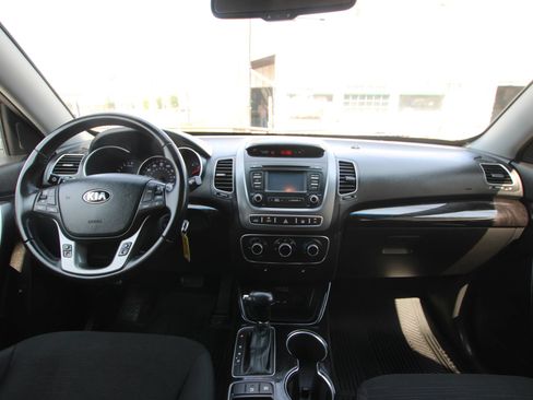 Used 2015 Kia Sorento LX FWD image 13