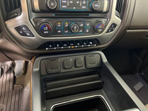 Used 2018 GMC Sierra 2500 SLT w/ Duramax Plus Package image 19