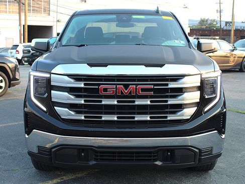 Used 2023 GMC Sierra 1500 SLE AWD/4WD image 9