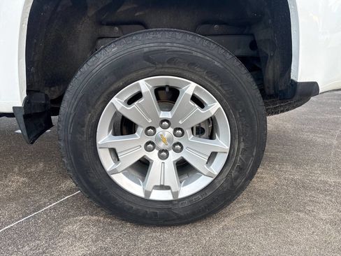 Used 2022 Chevrolet Colorado LT w/ Fleet Safety Package RWD image 42