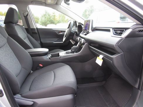 New 2025 Toyota RAV4 XLE w/ Convenience Package AWD/4WD image 19