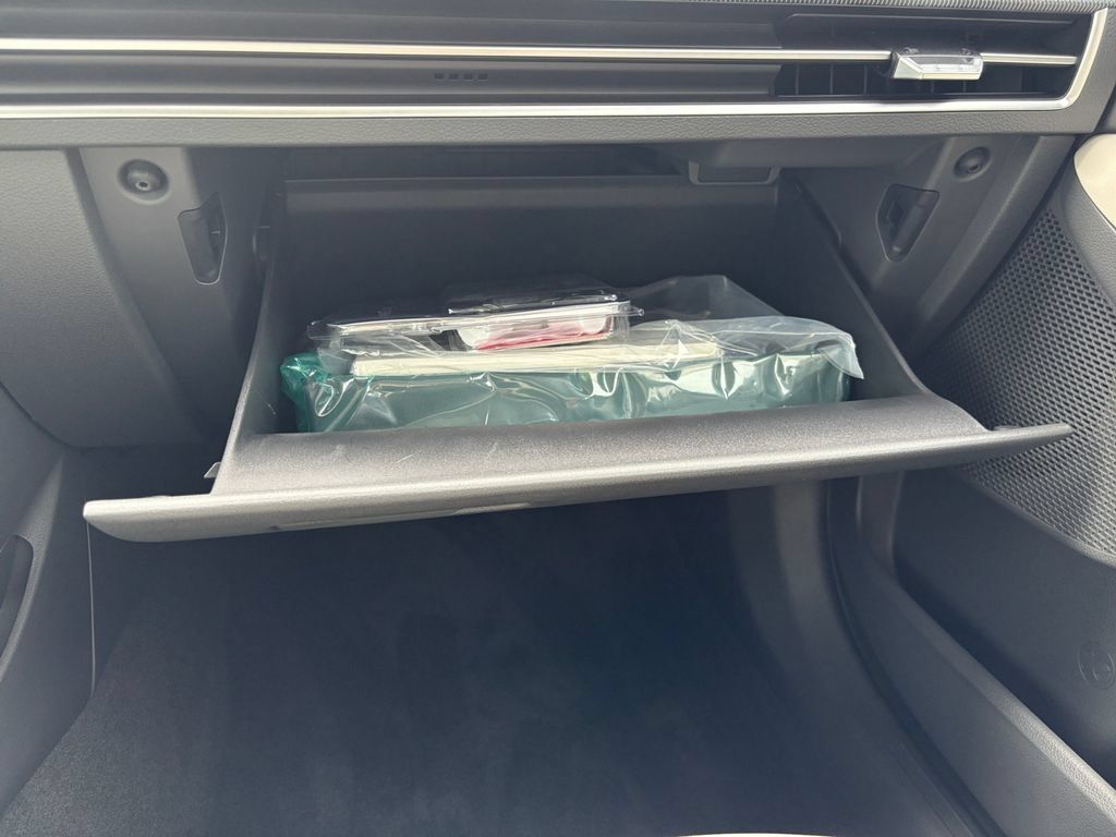 New 2024 Hyundai Sonata SEL w/ Convenience Package FWD image 11