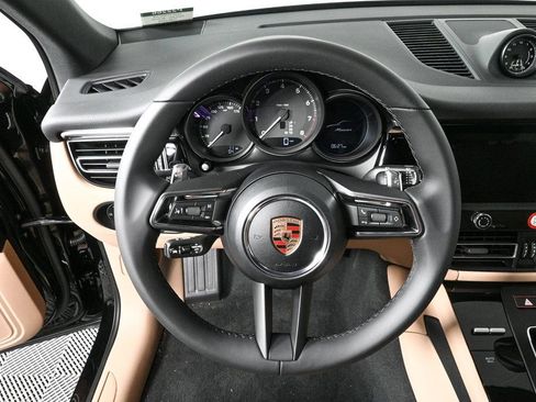 Used 2026 Porsche Macan image 9