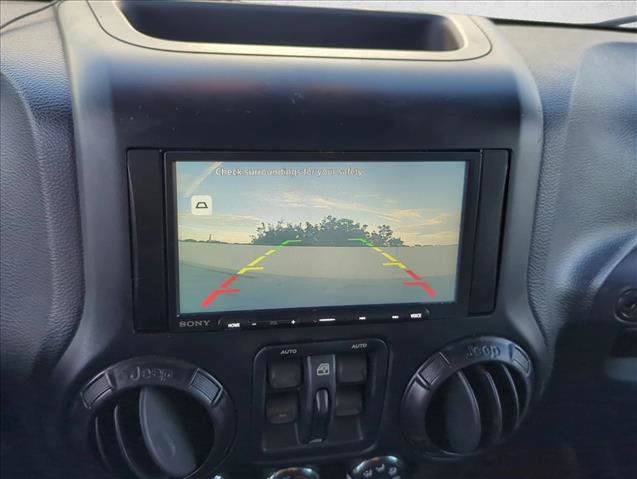 Used 2017 Jeep Wrangler Unlimited Sahara AWD/4WD image 23