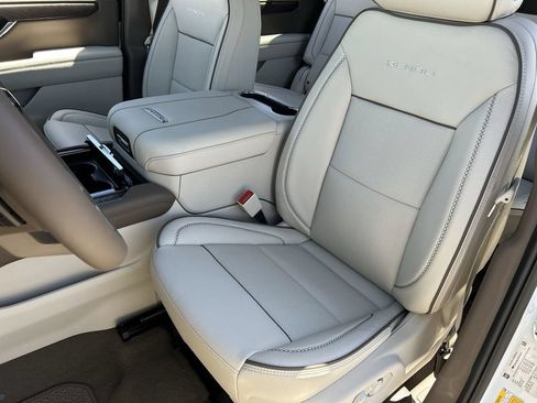 New 2026 GMC Yukon Denali w/ Advanced Technology Package AWD/4WD image 20