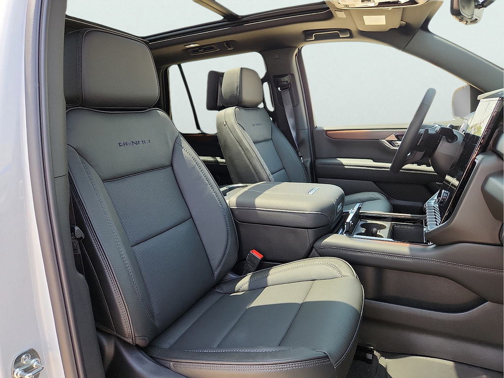 New 2026 GMC Yukon Denali AWD/4WD image 17