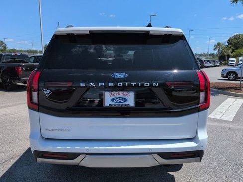 Used 2025 Ford Expedition Platinum AWD/4WD image 5