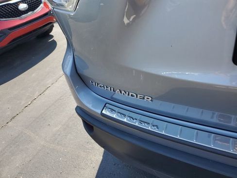 Used 2016 Toyota Highlander XLE AWD/4WD image 7