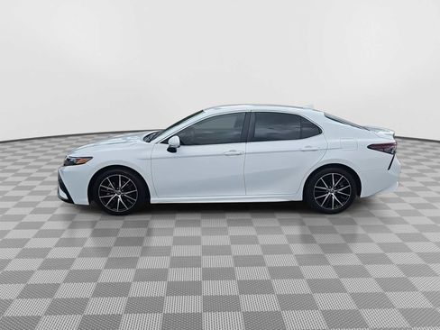 Used 2023 Toyota Camry SE AWD/4WD image 5