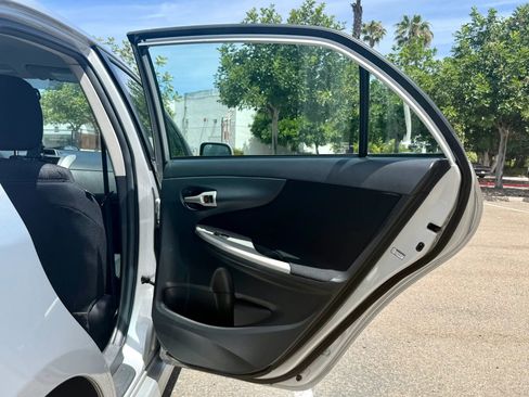 Used 2013 Toyota Corolla S image 17