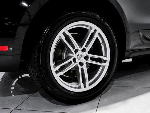 Used 2025 Porsche Macan image 59