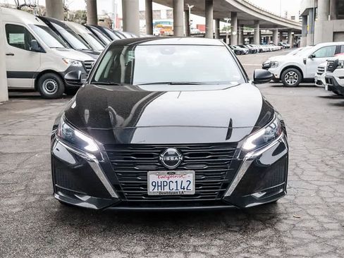 Used 2024 Nissan Altima 2.5 SV image 2