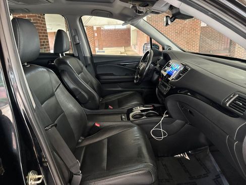Used 2020 Honda Pilot Touring image 26