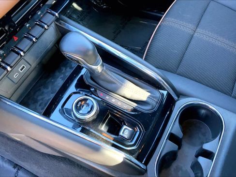 Used 2024 GMC Canyon AT4 image 16