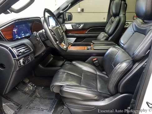 Used 2020 Lincoln Navigator Reserve w/ Equipment Group 208A Reserve image 10