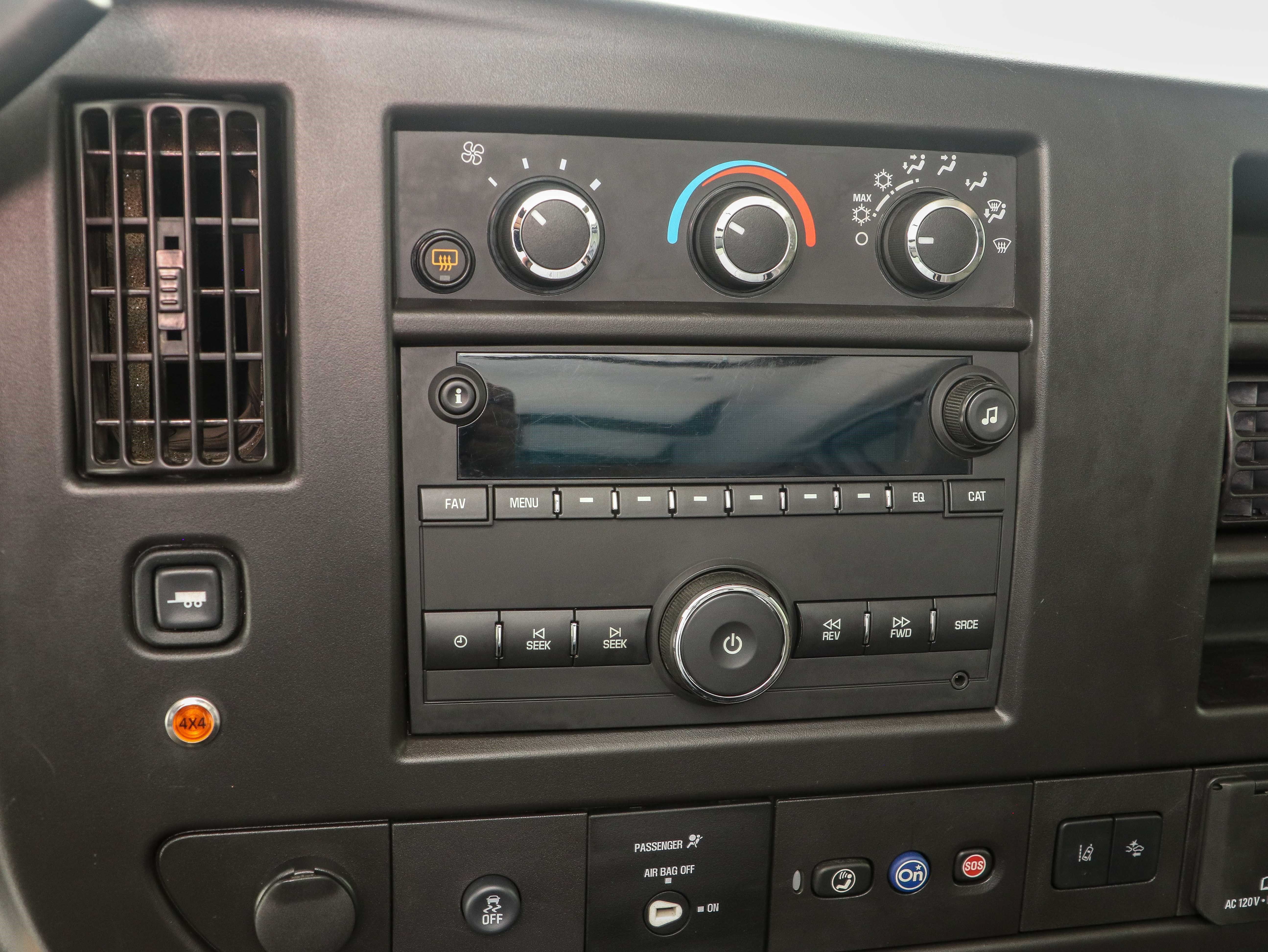 Used 2023 GMC Savana 3500 LS w/ Chrome Appearance Package RWD image 14