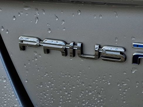 Used 2017 Toyota Prius Prime Premium image 27