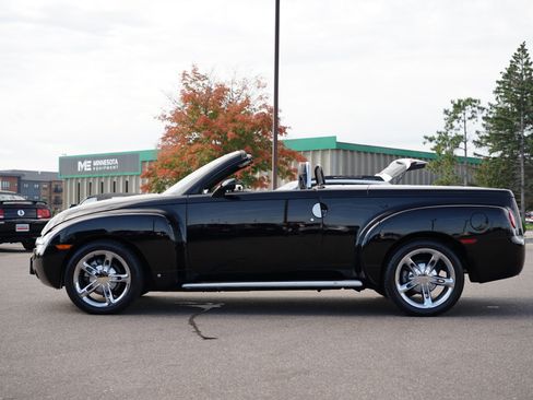 Used 2006 Chevrolet SSR w/ Preferred Equipment Group image 6