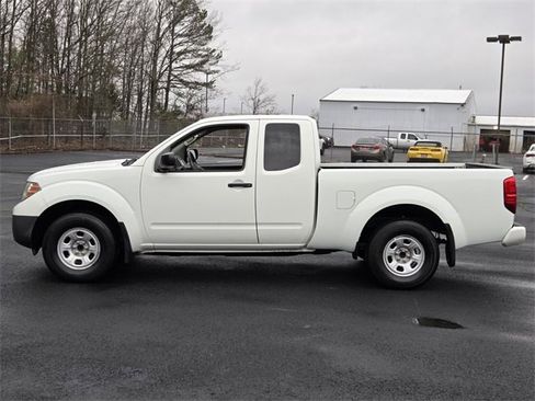 Used 2018 Nissan Frontier S image 2
