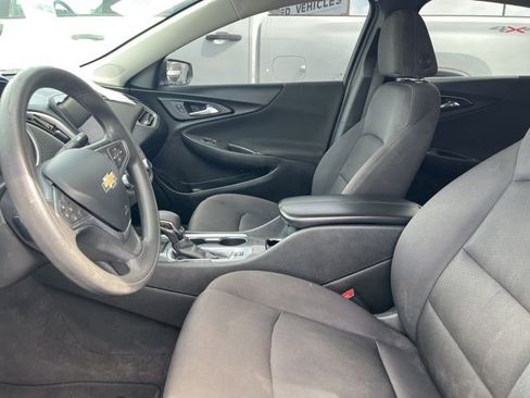 Used 2022 Chevrolet Malibu LT image 9