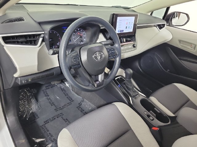 Used 2025 Toyota Corolla LE FWD image 18