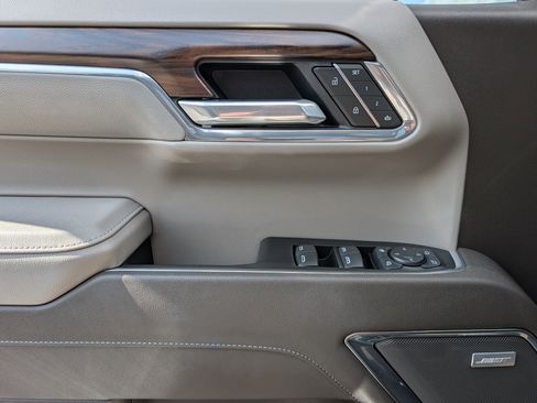 Used 2025 GMC Sierra 1500 SLT w/ SLT Premium Plus Package image 16