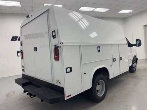 New 2026 Chevrolet Express 3500 w/ Power Convenience Package RWD image 5