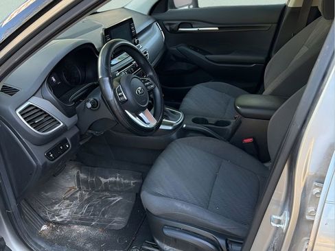 Used 2021 Kia Seltos LX AWD/4WD image 6