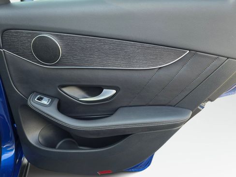 Used 2022 Mercedes-Benz GLC 300 4MATIC image 25