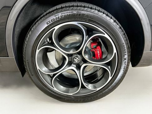 Used 2023 Alfa Romeo Stelvio Ti AWD/4WD image 11