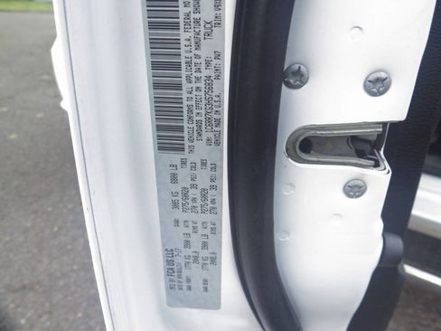 Used 2017 RAM 1500 Express AWD/4WD image 23