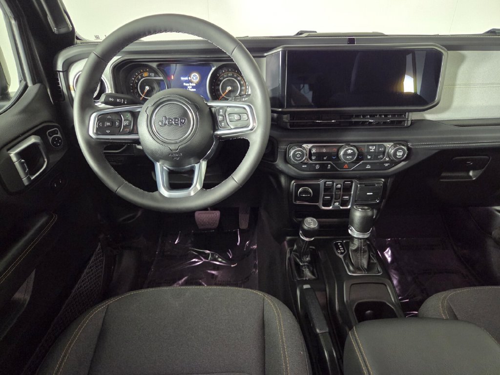 Used 2026 Jeep Wrangler Unlimited Sahara AWD/4WD image 24