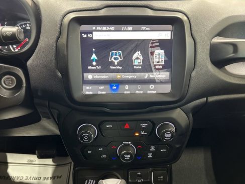 Used 2023 Jeep Renegade Latitude image 17