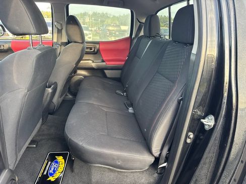Used 2021 Toyota Tacoma SR5 RWD image 10