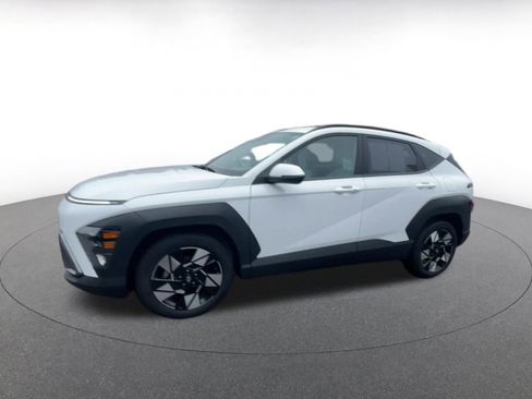 Used 2025 Hyundai Kona SEL image 8