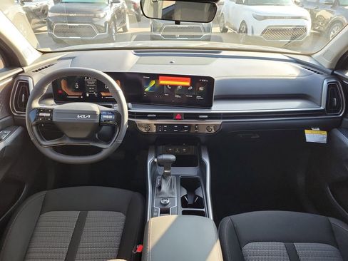 New 2026 Kia Sorento LX image 17